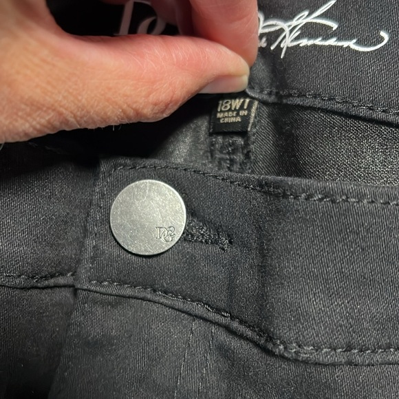 DG2 by Diane Gilman Virtual Stretch Black Denim Bootcut Jean - Picture 6 of 8